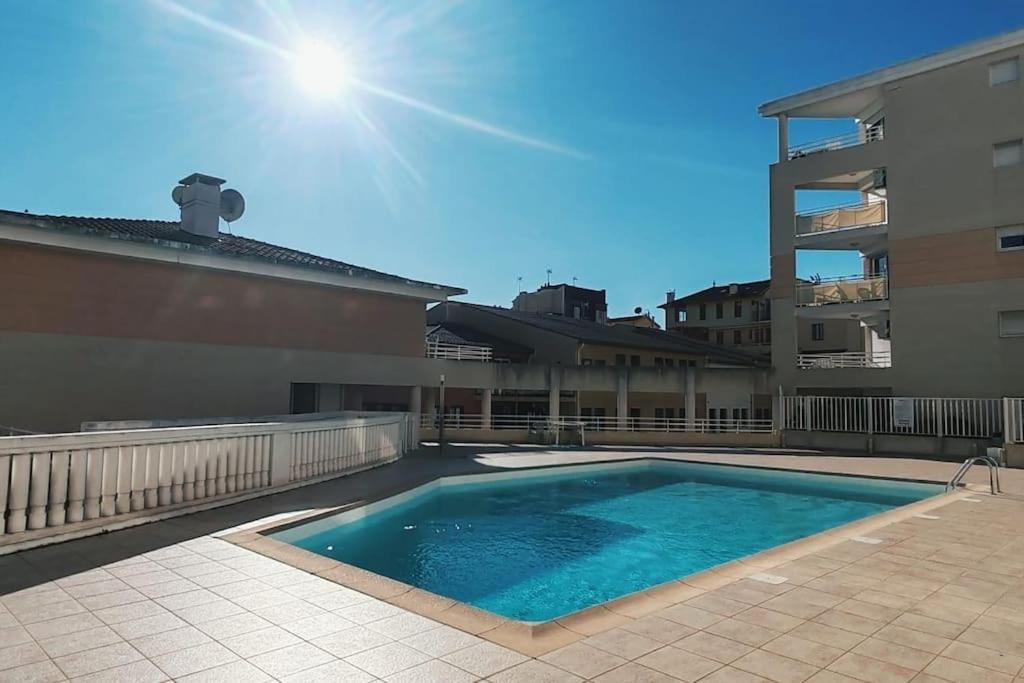 Charmant 2P, Piscine, Clim, A 5 Min De La Plage فالوريس المظهر الخارجي الصورة
